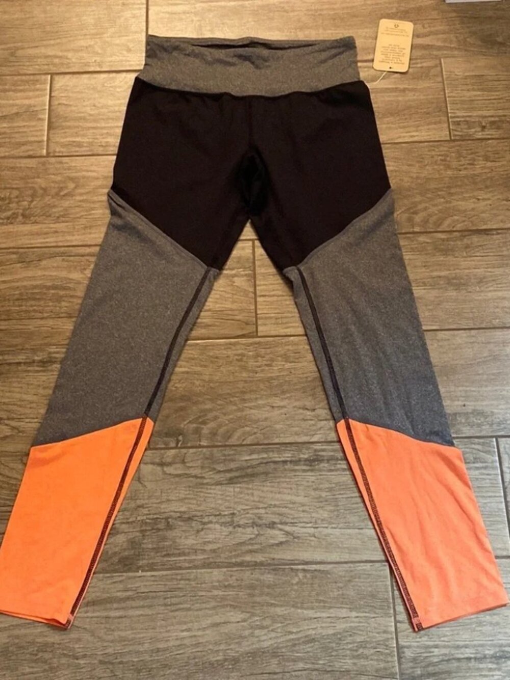 NWT - Activewear color block leggings